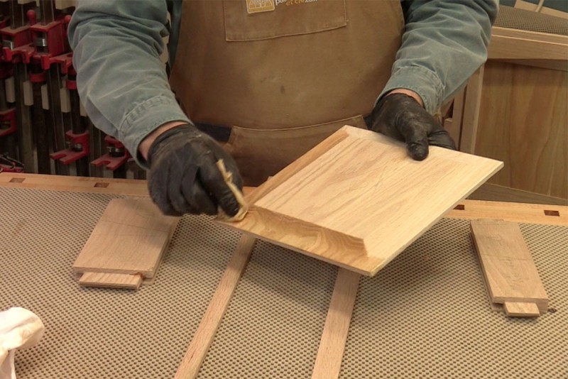 Choisir une finition pour votre meuble en bois