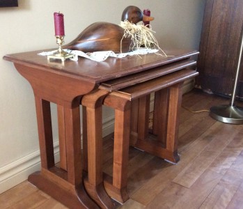 Collection de tables et banc