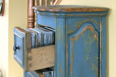 Meuble � CD - fini antique