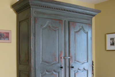 Grande armoire d'inspiration Louis XV