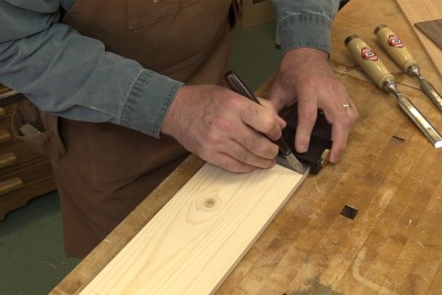 Avantage d'un marqueur tranchant ou couteau � tracer