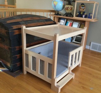 Table de chevet avec lit pour chat