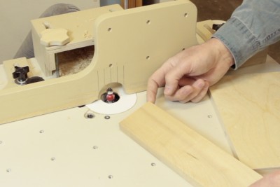Couper en bout de grain sur une table � toupie