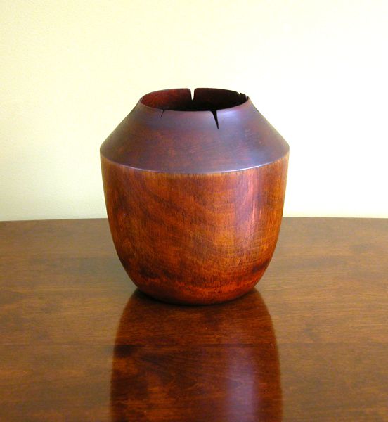 Petit vase en bois coti
