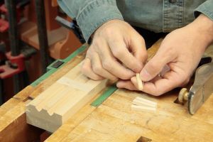 Pr�paration des chevilles de bois