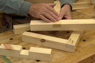 Assemblages rustiques � mi-bois
