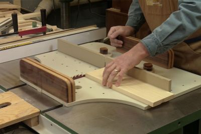 Guide à tron�onner et plateau de coupe