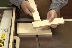 Languettes pour assemblages � rainures