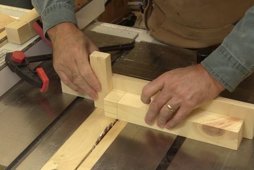 Assemblages rustiques � tenons et mortaises