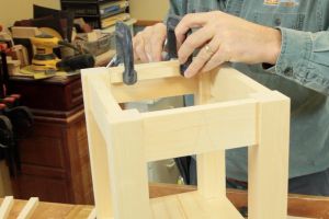 Installation du si�ge sur le tabouret