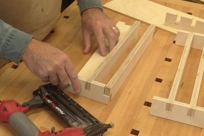 Petit support pour serre-joints � main