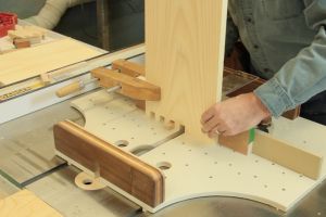 Coupe des queues droites sur les panneaux