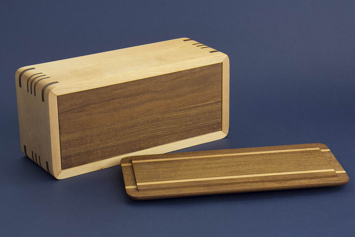 Aper�u du dessous du coffret et du couvercle