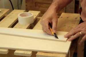 Truc pour appliquer l'adh�sif double face