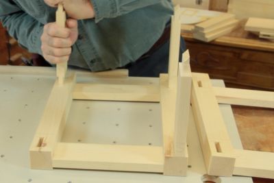 Tabouret � tenons et mortaises