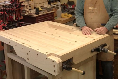 Installation des presses d��tabli